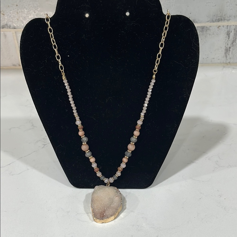 Cream Beaded Necklace with Gold Chain and Natural Stone Pendant